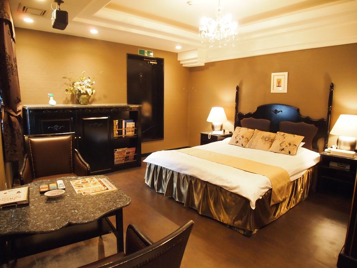 Continent Vijoux (adults Only) Love hôtel 2*